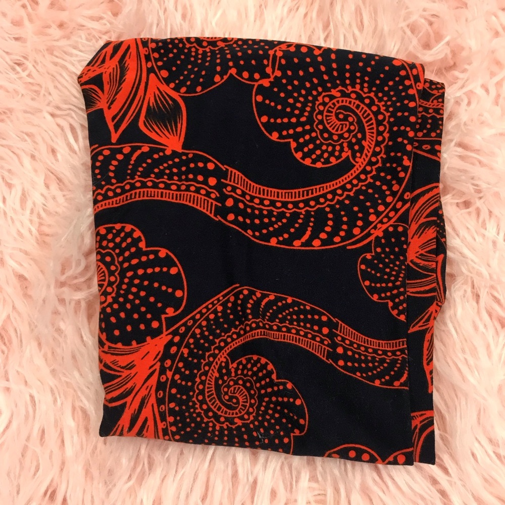 LuLaRoe NWOT OS (0-10) Leggings